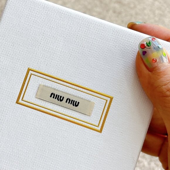 BRAND NEW MIUMIU BOX AND POUCH - Picture 4 of 4